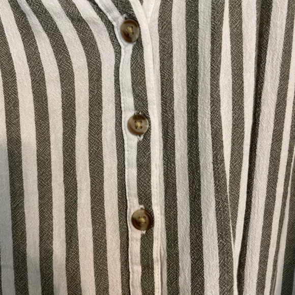 Sleeveless top - Picture 2 of 2